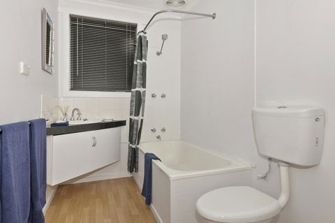 Elkie Villa - 2 Bedroom Unit - Burnie - Accommodation Port Macquarie 6