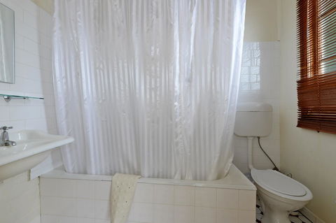 Edinburgh Gallery Bed & Breakfast - Accommodation Port Macquarie 36