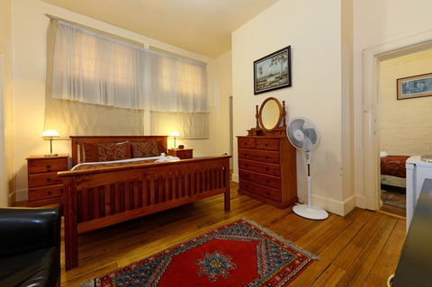 Edinburgh Gallery Bed & Breakfast - Accommodation Port Macquarie 14
