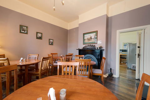 Edinburgh Gallery Bed & Breakfast - Accommodation Port Macquarie 6