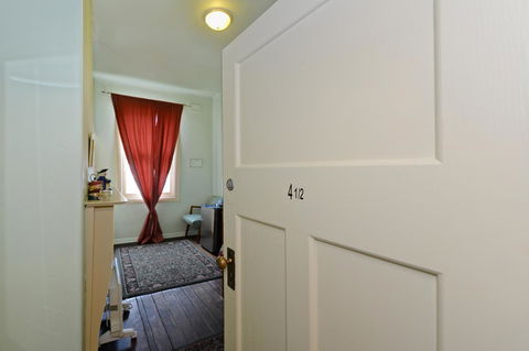 Edinburgh Gallery Bed & Breakfast - Accommodation Port Macquarie 26