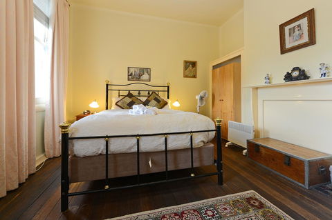 Edinburgh Gallery Bed & Breakfast - Accommodation Port Macquarie 24