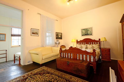 Edinburgh Gallery Bed & Breakfast - Accommodation Port Macquarie 34