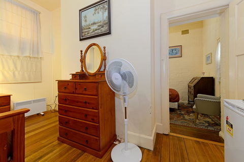 Edinburgh Gallery Bed & Breakfast - Accommodation Port Macquarie 16