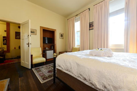 Edinburgh Gallery Bed & Breakfast - Accommodation Port Macquarie 21
