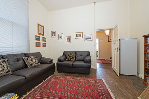 Edinburgh Gallery Bed & Breakfast - Accommodation Port Macquarie 3