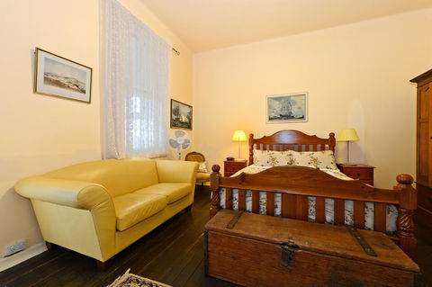 Edinburgh Gallery Bed & Breakfast - Accommodation Port Macquarie 31