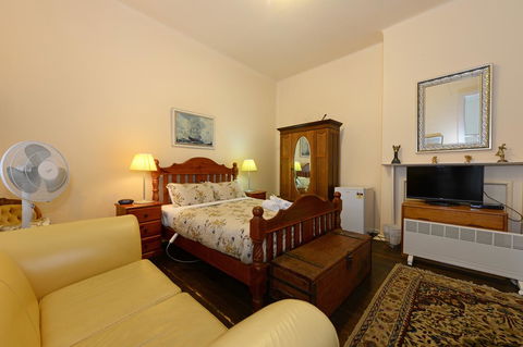 Edinburgh Gallery Bed & Breakfast - Accommodation Port Macquarie 41