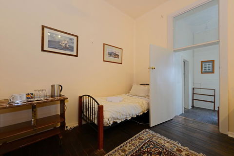 Edinburgh Gallery Bed & Breakfast - Accommodation Port Macquarie 40