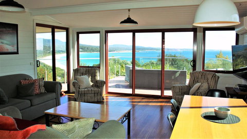 DOLPHIN LOOKOUT COTTAGE - Amazing Views Of The Bay Of Fires - Accommodation Port Macquarie 1