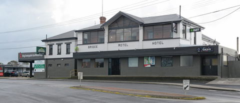 Bridge Hotel - Accommodation Port Macquarie 0