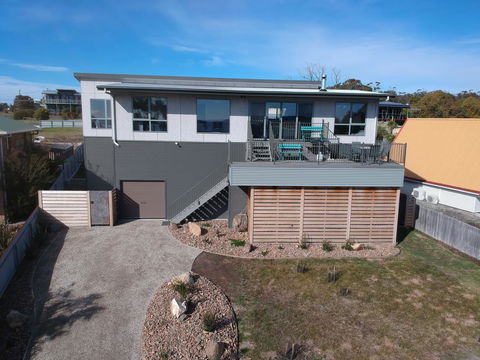 GRANITE BEACH HOUSE @ Bay Of Fires - Accommodation Port Macquarie 1