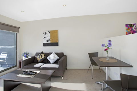 Astra Apartments Glen Waverley @Springvale RD - Accommodation Port Macquarie 9