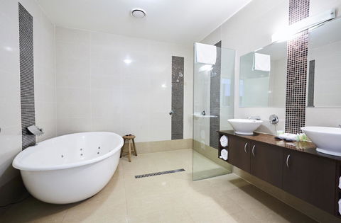 Mornington Hotel - Accommodation Port Macquarie 1