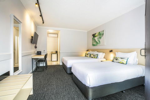 Nightcap At Matthew Flinders Hotel - Accommodation Port Macquarie 0