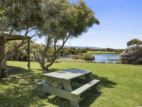 Apollo Bay Cottages - Accommodation Port Macquarie 6
