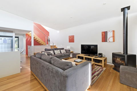 Apollo Bay Cottages - Accommodation Port Macquarie 12