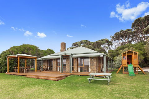Apollo Bay Cottages - Accommodation Port Macquarie 0