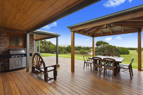 Apollo Bay Cottages - Accommodation Port Macquarie 4