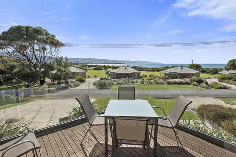 Apollo Bay Cottages - Accommodation Port Macquarie 11