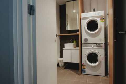 Mono Apartments On La Trobe Street - Accommodation Port Macquarie 5