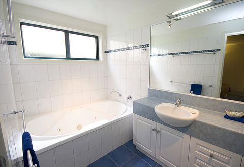 Anchorage Motel & Villas Lorne - Accommodation Port Macquarie 12