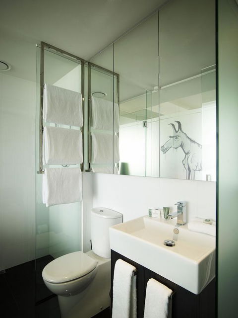The Cullen Melbourne - Art Series - Accommodation Port Macquarie 6