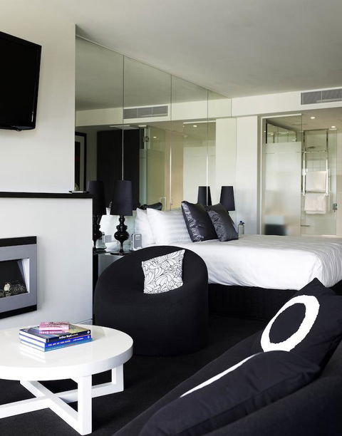 The Cullen Melbourne - Art Series - Accommodation Port Macquarie 26