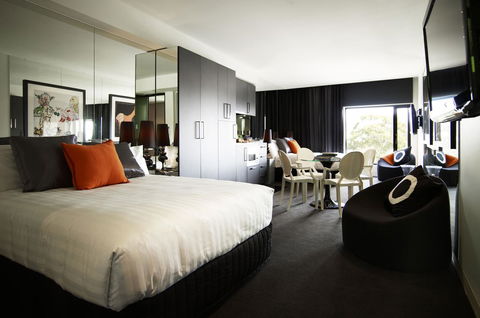 The Cullen Melbourne - Art Series - Accommodation Port Macquarie 16