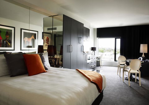 The Cullen Melbourne - Art Series - Accommodation Port Macquarie 3