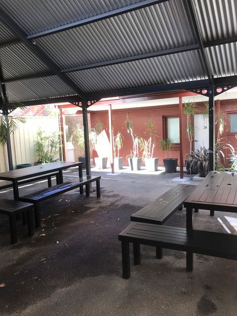 CROWN CENTRAL BUSINESS DISTRICT MOTEL - NO UNDER 18s - Accommodation Port Macquarie 16