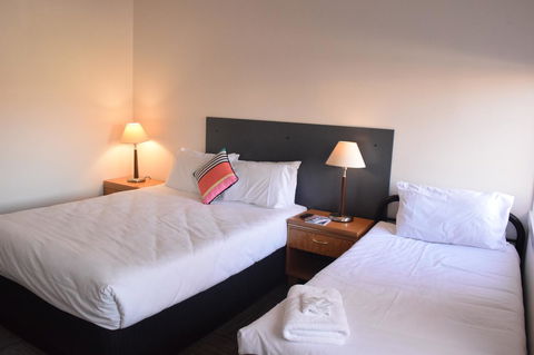 CROWN CENTRAL BUSINESS DISTRICT MOTEL - NO UNDER 18s - Accommodation Port Macquarie 31