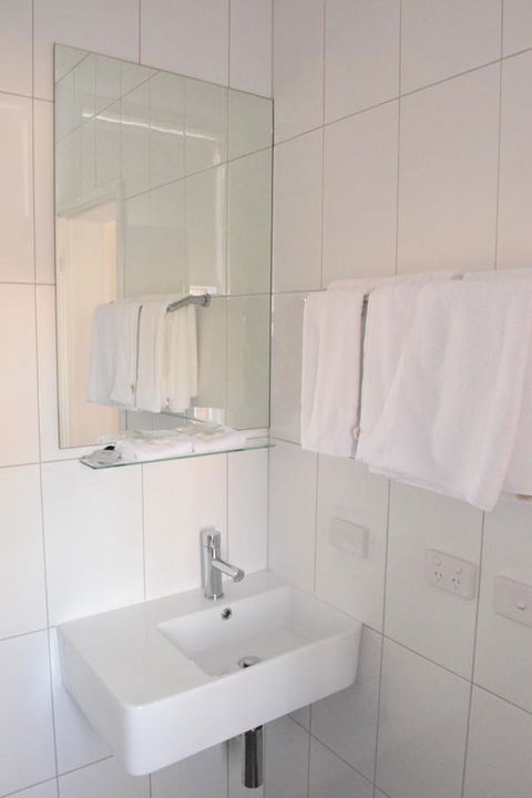 CROWN CENTRAL BUSINESS DISTRICT MOTEL - NO UNDER 18s - Accommodation Port Macquarie 29