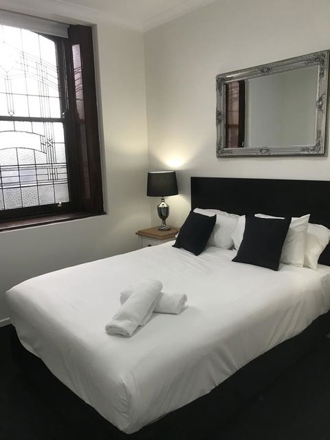 CROWN CENTRAL BUSINESS DISTRICT MOTEL - NO UNDER 18s - Accommodation Port Macquarie 0