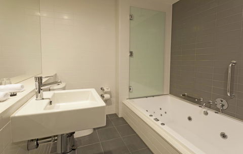 Causeway 353 Hotel - Accommodation Port Macquarie 29