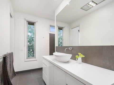 Aireys Ocean View - Accommodation Port Macquarie 10