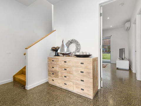 Aireys Ocean View - Accommodation Port Macquarie 11
