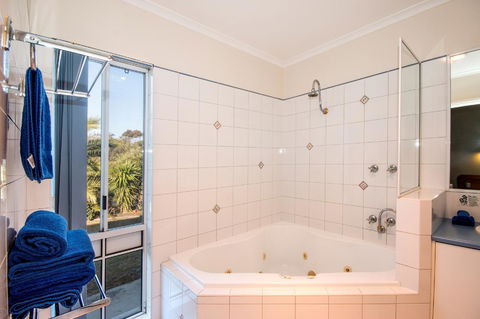 Torquay Tropicana Motel - Accommodation Port Macquarie 17
