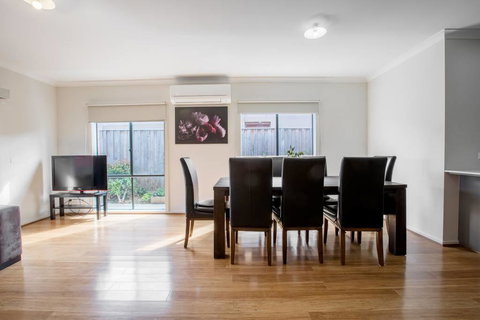 Holiday Rose - Accommodation Port Macquarie 7