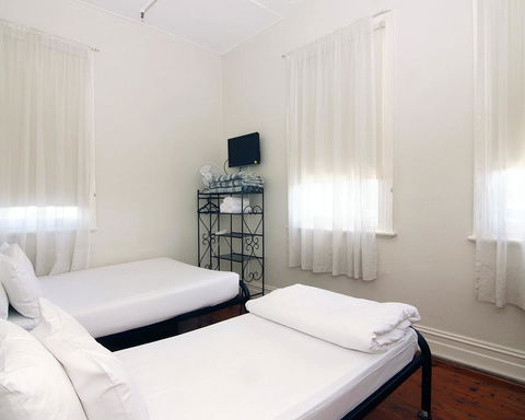 Hotel Claremont Guest House - Accommodation Port Macquarie 13