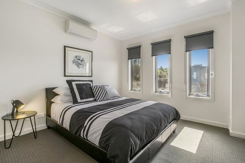 Marina Beach - Accommodation Port Macquarie 0