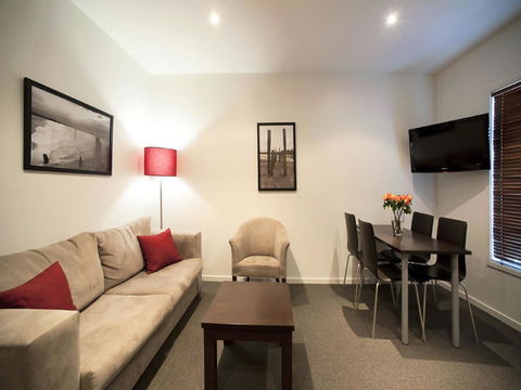 The Waves Apartments - Accommodation Port Macquarie 6