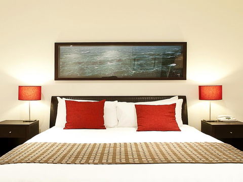 The Waves Apartments - Accommodation Port Macquarie 9