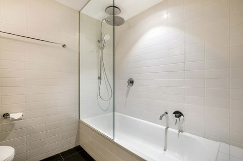 Stylish Apartment In Unique Church Development - Accommodation Port Macquarie 11