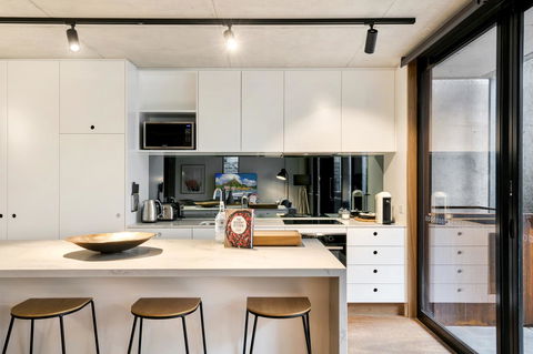 Stylish Apartment In Unique Church Development - Accommodation Port Macquarie 3