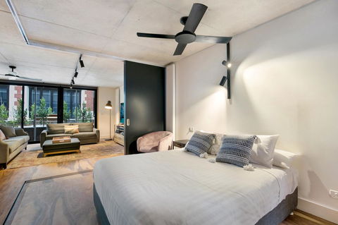 Stylish Apartment In Unique Church Development - Accommodation Port Macquarie 10