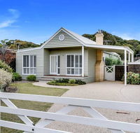 Cute Cottage on Cain - beach at end of street - Accommodation Port Macquarie