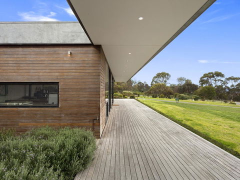 Cypress Hill - Accommodation Port Macquarie 9