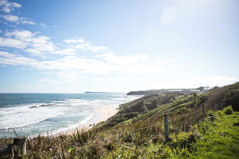 Stunning Waterfront Only 10 Minutes To Phillip Island - FREE EV UNIT 7kW For Electric Cars - Pet Friendly, Fireplace FREE WIFI Wine & Chocolates - Accommodation Port Macquarie 17