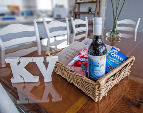 Stunning Waterfront Only 10 Minutes To Phillip Island - FREE EV UNIT 7kW For Electric Cars - Pet Friendly, Fireplace FREE WIFI Wine & Chocolates - Accommodation Port Macquarie 3